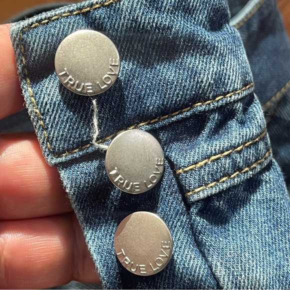 True love Denim Shorts Overalls Womens Size XL Blue Distressed  Bib Overalls - Picture 7 of 10